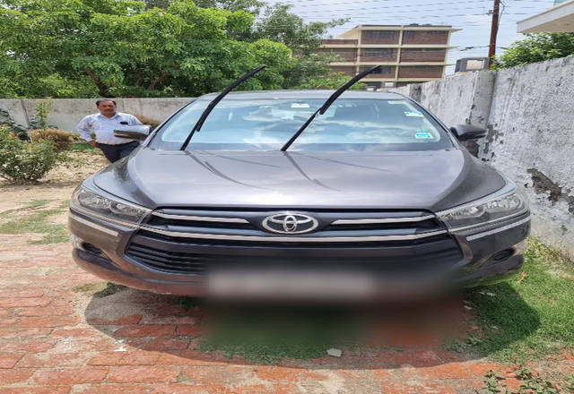 https://images10.gaadi.com/usedcar_image/4557604/original/3e32bf07-ea24-4ed7-8ce7-e596c522518e.?imwidth=6400