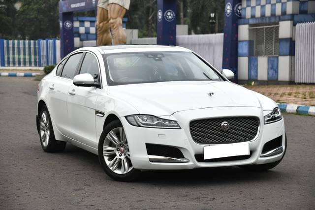 https://images10.gaadi.com/usedcar_image/4557665/original/processed_7b8e106333a0175ce939552de874dc08.jpg?imwidth=6400