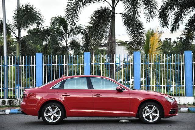 https://images10.gaadi.com/usedcar_image/4557668/original/processed_87bdc28fd81fecd52f03ff57be28bf8e.jpg?imwidth=6401