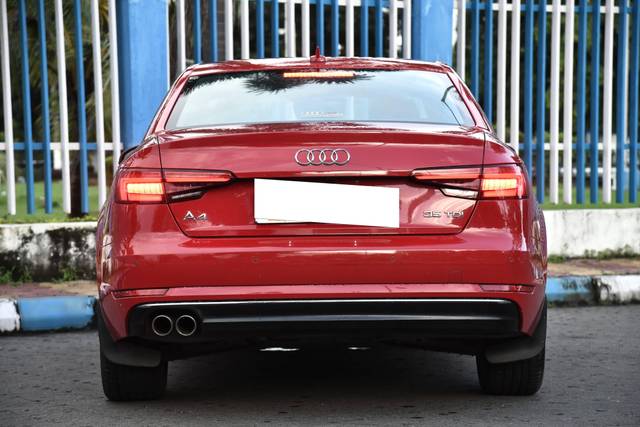https://images10.gaadi.com/usedcar_image/4557668/original/processed_98f4bee4f0a04e10ec07ab45e874de65.jpg?imwidth=6402
