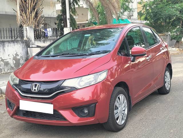 https://images10.gaadi.com/usedcar_image/4557669/original/processed_38d3198fd21dd24a3fd0a26bc346120d.jpg?imwidth=6402