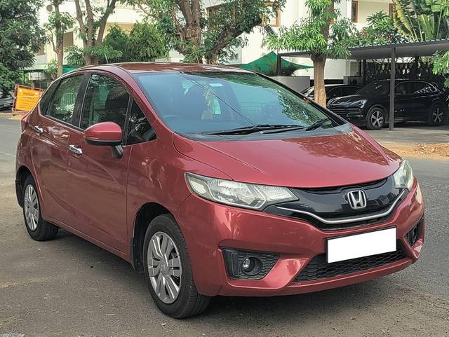 https://images10.gaadi.com/usedcar_image/4557669/original/processed_b5cf72b5d95f72dba16779e667a1430a.jpg?imwidth=6400