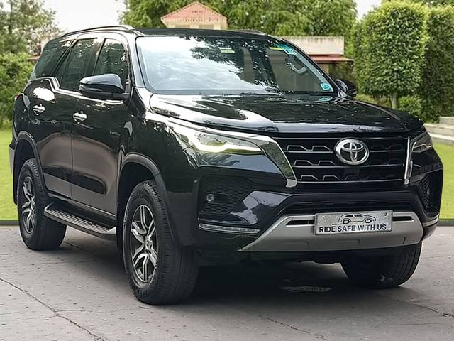 https://images10.gaadi.com/usedcar_image/4557678/original/6c7ed94a879a2dd73dc98344fa0a0dd7.jpg?imwidth=6400