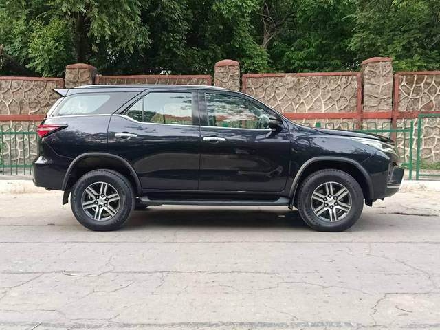 https://images10.gaadi.com/usedcar_image/4557678/original/processed_34f5be87d4394a51228a29fc0c4295ea.jpg?imwidth=6401