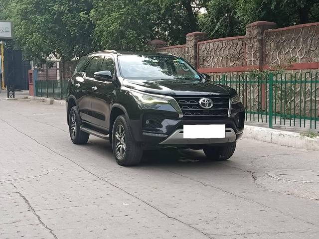 https://images10.gaadi.com/usedcar_image/4557678/original/processed_3ce702f07c17862da9fd7c394488b61d.jpg?imwidth=6400