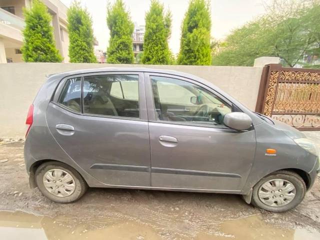 https://images10.gaadi.com/usedcar_image/4557689/original/processed_8518f012-e705-40bb-9d5d-99165f741926.jpeg?imwidth=6401