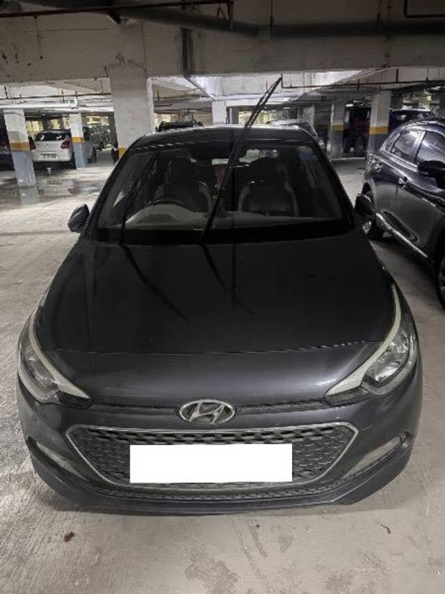 https://images10.gaadi.com/usedcar_image/4557690/original/processed_4108c553-1df8-4a63-a9ec-2c89659763d1.jpeg?imwidth=6402