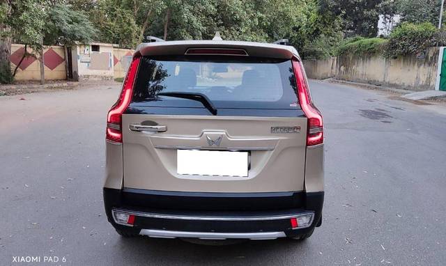 https://images10.gaadi.com/usedcar_image/4557699/original/processed_9bc2ab0000ccd60ec23fb527d3bdeb0a.jpg?imwidth=6402