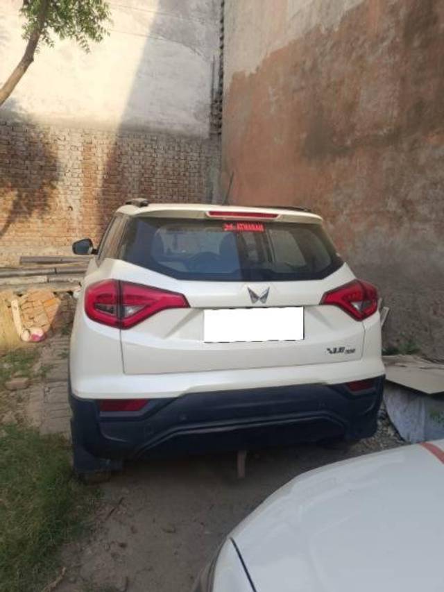 https://images10.gaadi.com/usedcar_image/4557708/original/processed_fbd101aa-53dd-48d4-a9c9-34ba58477369.jpg?imwidth=6400