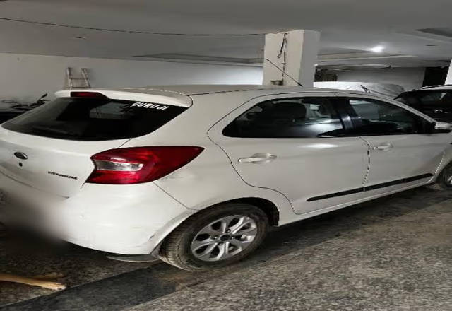 https://images10.gaadi.com/usedcar_image/4557724/original/c9747e9d-f611-4765-b711-c36e3a47007a.?imwidth=6402