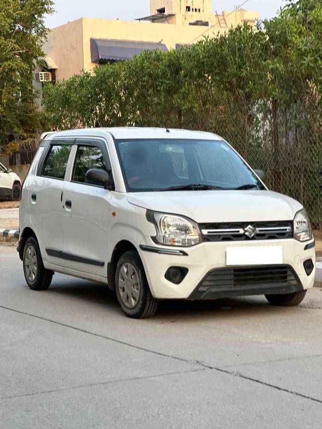 https://images10.gaadi.com/usedcar_image/4557768/original/processed_890bb6be36f53b1c7c4bb3491e66e385.jpg?imwidth=6400