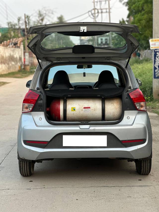 https://images10.gaadi.com/usedcar_image/4557782/original/processed_323ab52b6cb79214c10fcfd664cf4537.jpg?imwidth=6402
