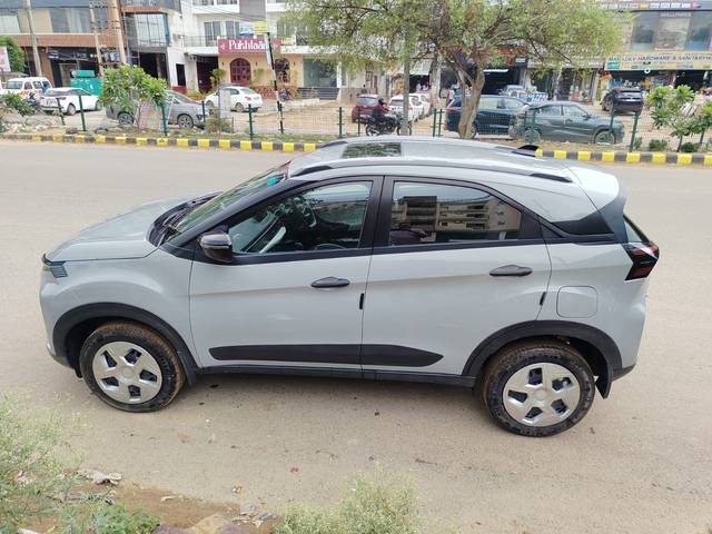 https://images10.gaadi.com/usedcar_image/4557812/original/d9859839-3c56-4cce-bd00-284a6aa3e7b7.jpg?imwidth=6401