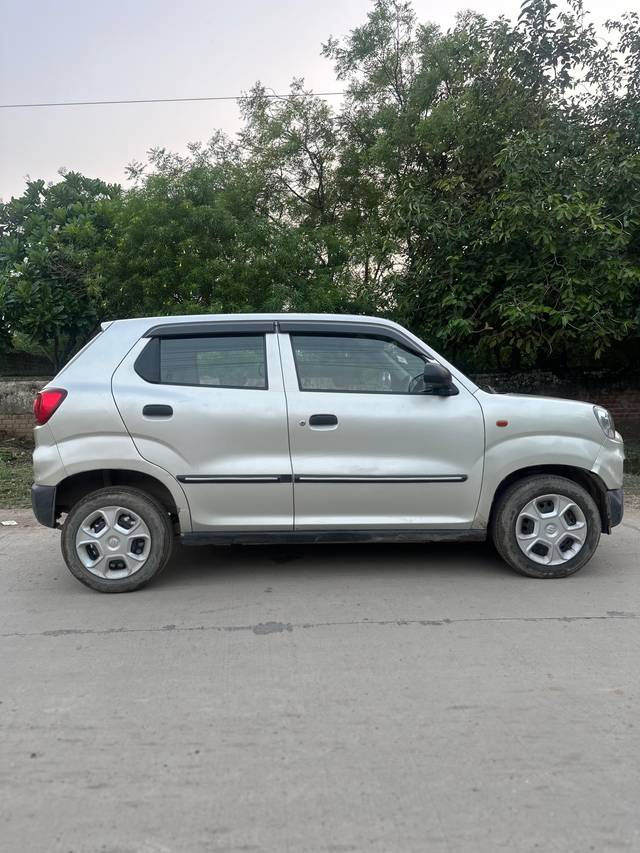 https://images10.gaadi.com/usedcar_image/4557838/original/e569f3332672a2f1e5af142998aabdbc.jpg?imwidth=6401