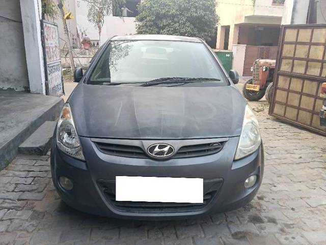 https://images10.gaadi.com/usedcar_image/4557839/original/processed_08bc3d8a-41a7-4c7f-be80-bc958be4ccfa.jpg?imwidth=6400