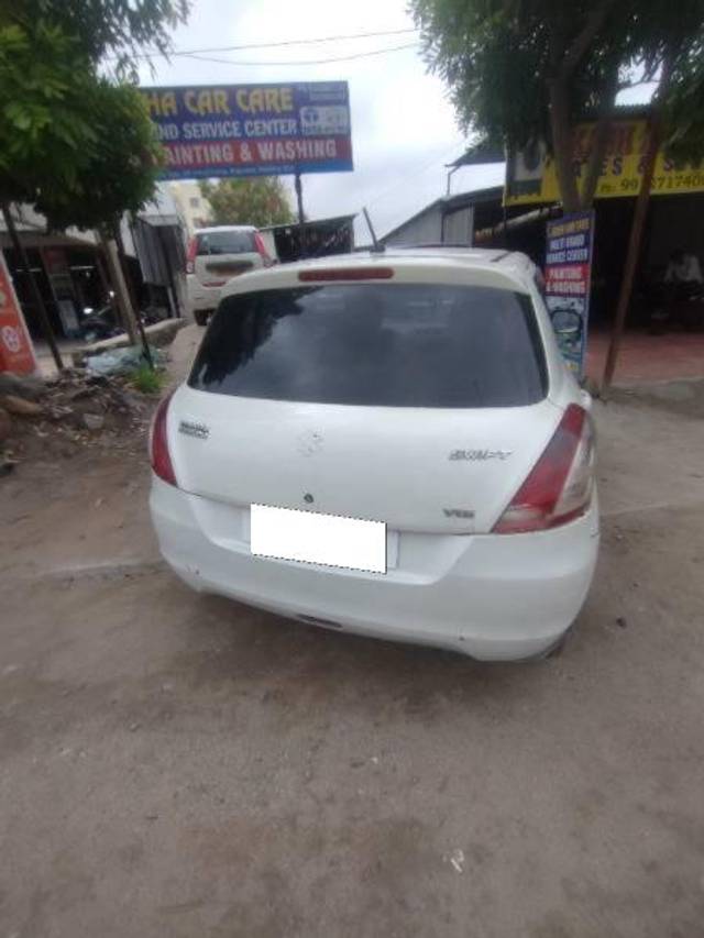 https://images10.gaadi.com/usedcar_image/4557840/original/processed_a7ca97a7-9b02-492e-a59b-7ea41102759e.jpg?imwidth=6401