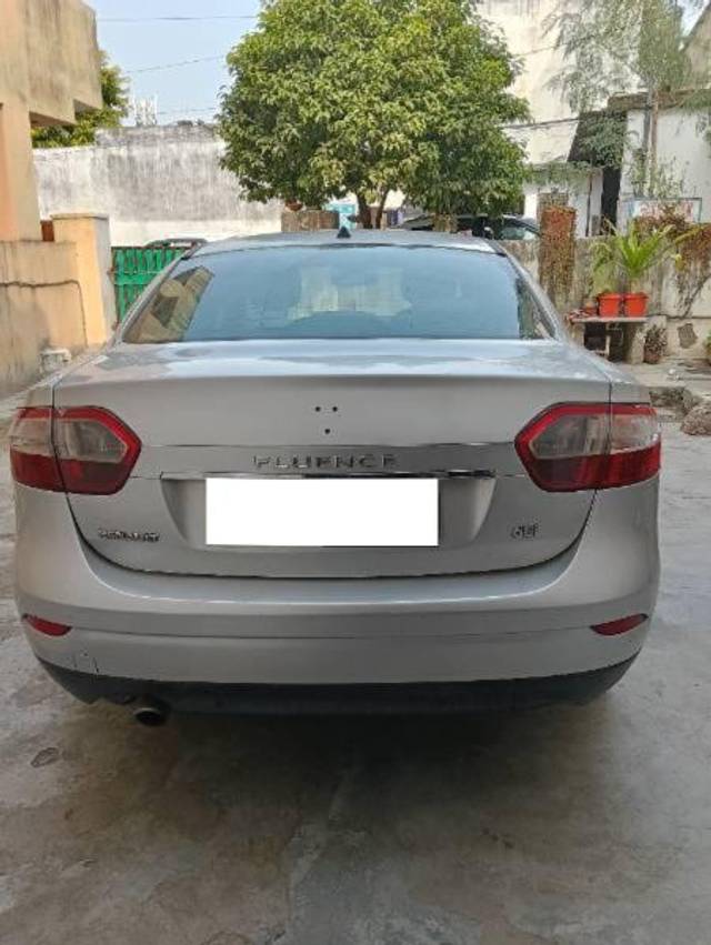 https://images10.gaadi.com/usedcar_image/4557843/original/processed_929788fa-369f-43e0-8691-d747f67afcd3.jpg?imwidth=6402