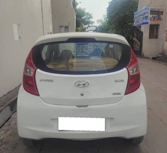 https://images10.gaadi.com/usedcar_image/4557875/original/processed_86a598c5-ead3-4137-9976-c9ca7416797e.jpg?imwidth=6402