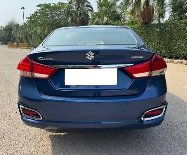 https://images10.gaadi.com/usedcar_image/4557879/original/processed_2aa40d3705d399f2b4932e66bf69aea5.jpg?imwidth=6402