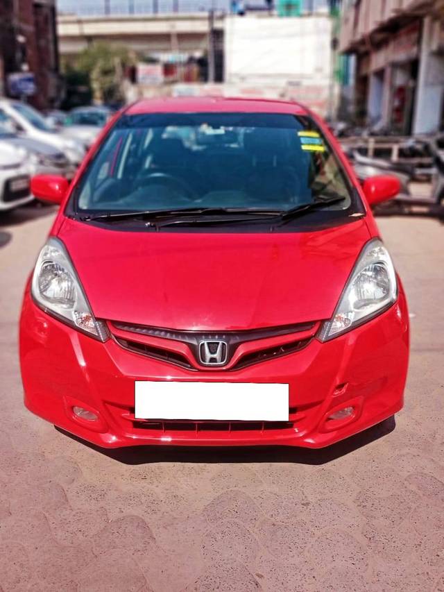 https://images10.gaadi.com/usedcar_image/4557888/original/processed_d77b92ae3980b45e05c4d568890733d1.jpg?imwidth=6402