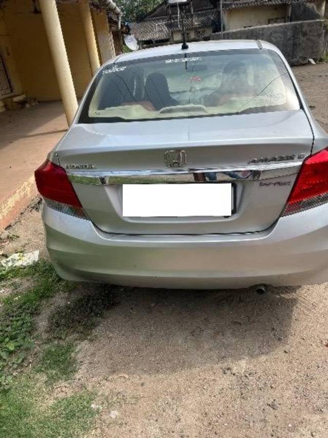 https://images10.gaadi.com/usedcar_image/4557936/original/processed_fdef6b9e-2ae9-47d8-b22f-a1959acaefe8.jpeg?imwidth=6401