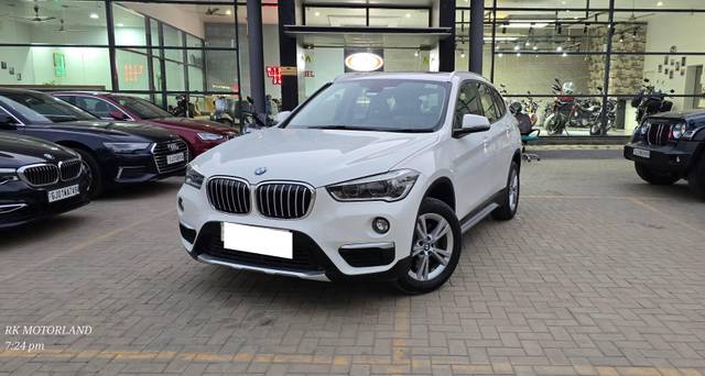 https://images10.gaadi.com/usedcar_image/4557959/original/processed_b7c3293dff8808cd57ba31b7100c2124.jpg?imwidth=6402