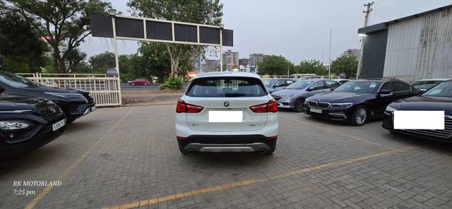 https://images10.gaadi.com/usedcar_image/4557959/original/processed_d217b8e5ff5632051fb63d40125a1df4.jpg?imwidth=6401
