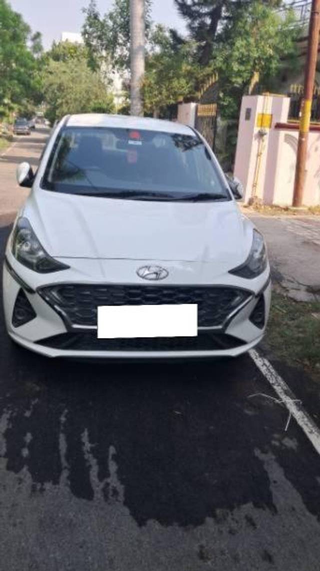 https://images10.gaadi.com/usedcar_image/4557969/original/processed_487c3530-3dec-453e-93bd-9182baab6f08.jpg?imwidth=6402