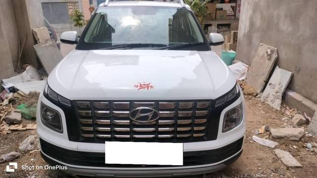 https://images10.gaadi.com/usedcar_image/4557976/original/processed_9d6d3005-d15e-4023-961d-10d6d34e3326.jpg?imwidth=6400