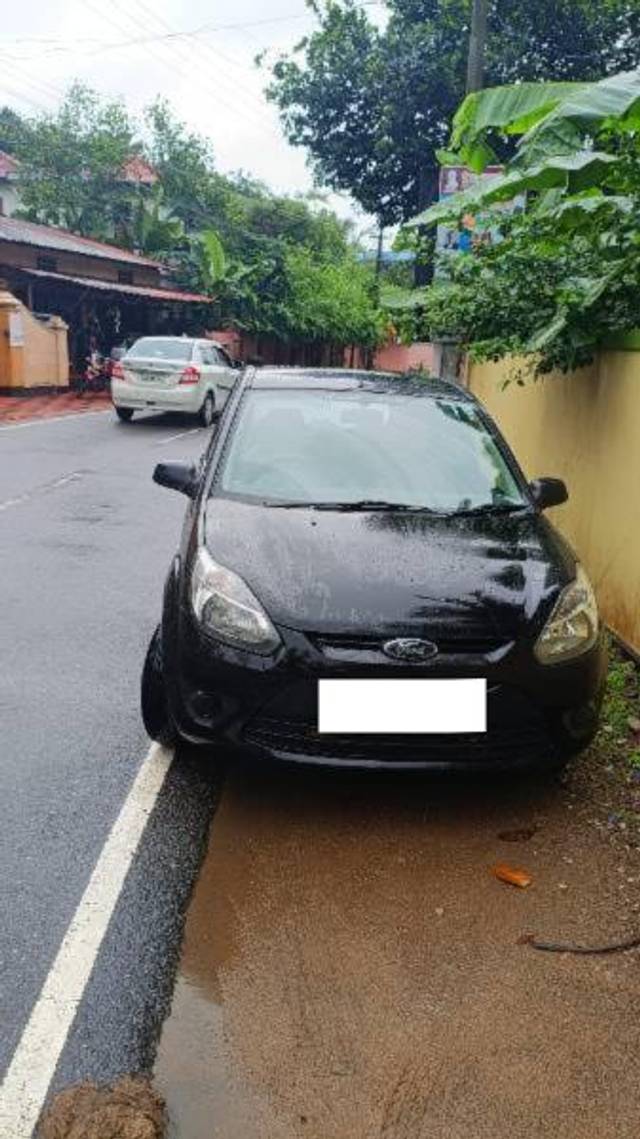 https://images10.gaadi.com/usedcar_image/4557978/original/processed_1507ac4e-db01-4a9a-ad2e-631f9202dd9a.jpg?imwidth=6400