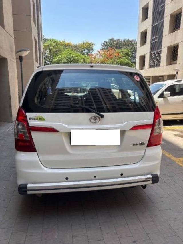 https://images10.gaadi.com/usedcar_image/4557980/original/processed_d8da6fbb-f54c-4fb1-8207-f04837c6a2b6.jpeg?imwidth=6401