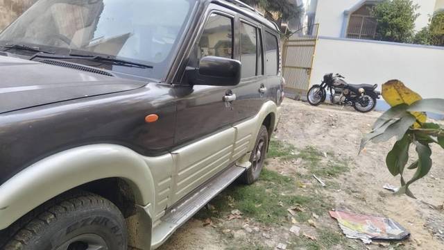 https://images10.gaadi.com/usedcar_image/4557981/original/processed_f1788396-ac59-4e56-9849-c8e15c901410.jpeg?imwidth=6400