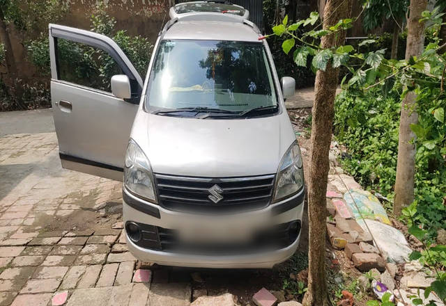 https://images10.gaadi.com/usedcar_image/4557983/original/56bfe276-c812-4954-94b0-8d2ebca3893b.?imwidth=6400