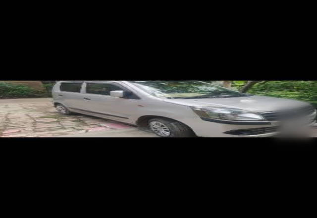 https://images10.gaadi.com/usedcar_image/4557983/original/d8fd1a06-7640-4e48-a652-d1694478ed12.?imwidth=6400