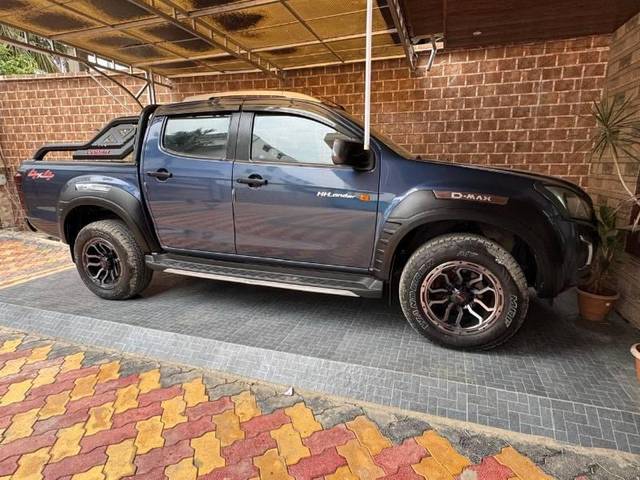 https://images10.gaadi.com/usedcar_image/4557988/original/processed_02f55f8c-030f-4311-a2e4-981ba074012e.jpg?imwidth=6401