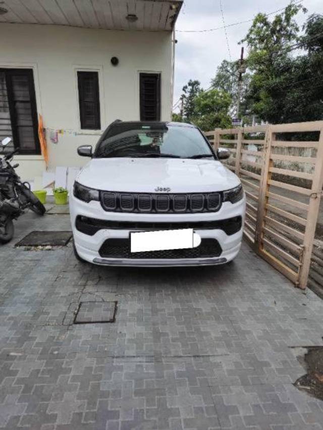 https://images10.gaadi.com/usedcar_image/4558027/original/processed_0026097a-d49f-4e6b-9b1e-3b2e0dfff655.jpg?imwidth=6402
