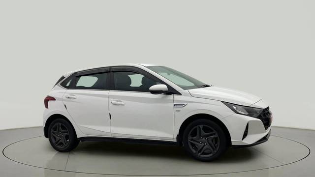 https://images10.gaadi.com/usedcar_image/4558129/original/ebb22d33266264f7cddfb2cd39cb550b.jpg?imwidth=6400