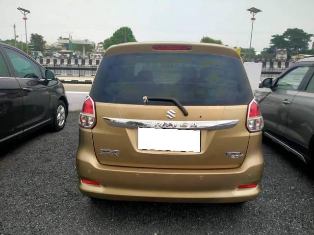 https://images10.gaadi.com/usedcar_image/4558179/original/processed_c6a914ef-1dcf-44b7-8670-d372cf1b2937.jpg?imwidth=6401