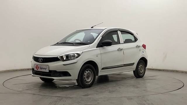 https://images10.gaadi.com/usedcar_image/4558189/original/8efb4c5bbb698a04e4f42b57134342c3.JPG?imwidth=6400