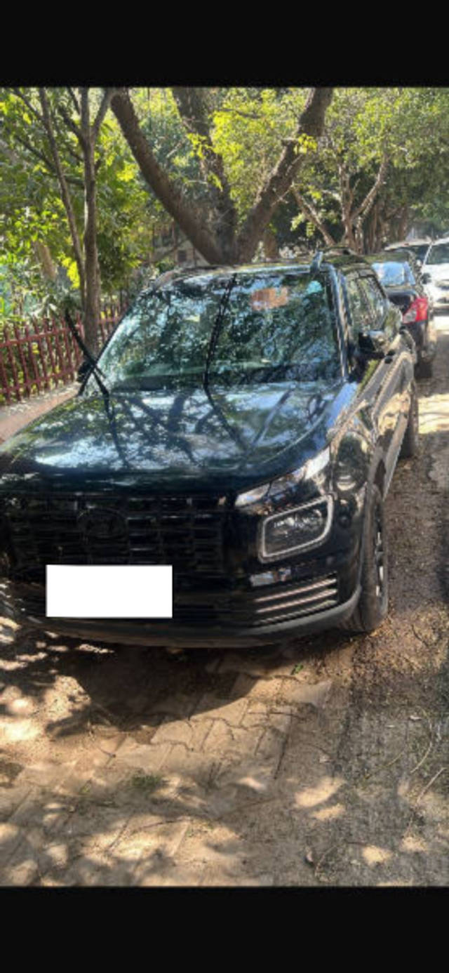 https://images10.gaadi.com/usedcar_image/4558190/original/processed_f5a715e5-c54c-4e95-b9d3-b884ffe49d79.png?imwidth=6401