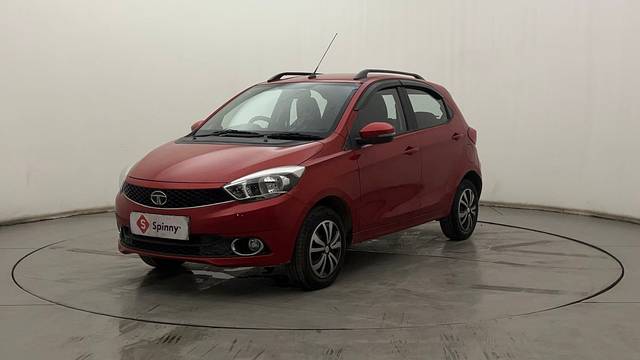 https://images10.gaadi.com/usedcar_image/4558191/original/29613c0ddf7c360c36ea703c0b0bc39a.JPG?imwidth=6400