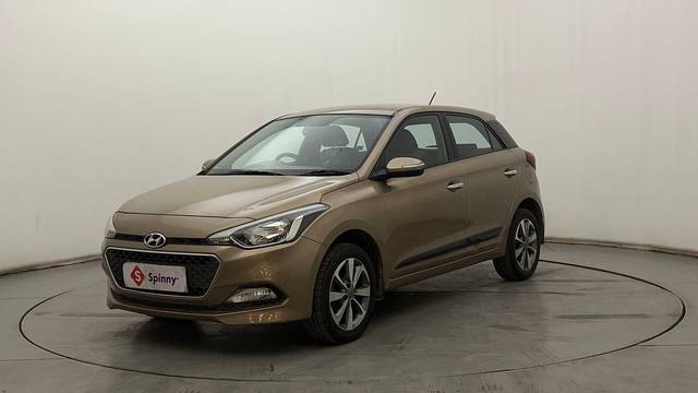 https://images10.gaadi.com/usedcar_image/4558205/original/7edf05b21cd634b62b547863609aea36.JPG?imwidth=6400