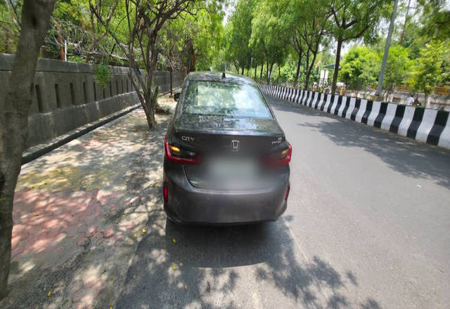 https://images10.gaadi.com/usedcar_image/4558217/original/53cfea23-5cef-4a8d-97b3-57918451c00a.?imwidth=6402