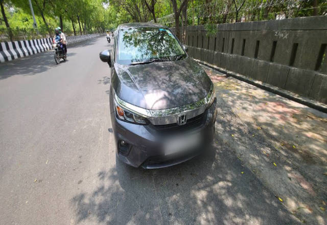 https://images10.gaadi.com/usedcar_image/4558217/original/6597f93d-f87b-402f-8161-14e64a949bcd.?imwidth=6400