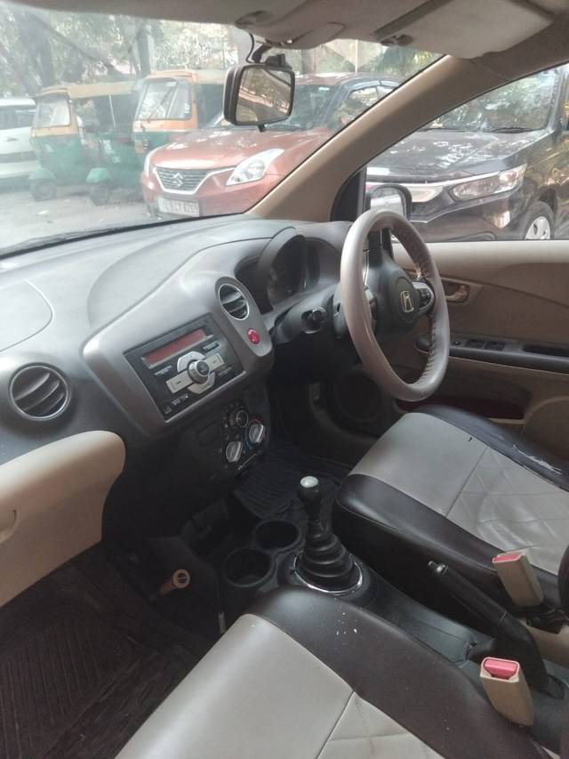 https://images10.gaadi.com/usedcar_image/4558252/original/97912a3126872cd340a84440f7baa539.jpg?imwidth=6402