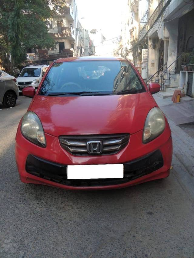 https://images10.gaadi.com/usedcar_image/4558252/original/processed_e63eed7f8b0c2674c3beaef5b734b096.jpg?imwidth=6401