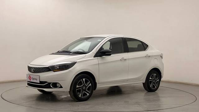 https://images10.gaadi.com/usedcar_image/4558292/original/bce5bce25a78ce43fae7bf5552c649b6.JPG?imwidth=6400