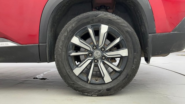 Second-hand 2019 MG Hector Plus Sharp Hybrid MT for sale in Ahmedabad-19