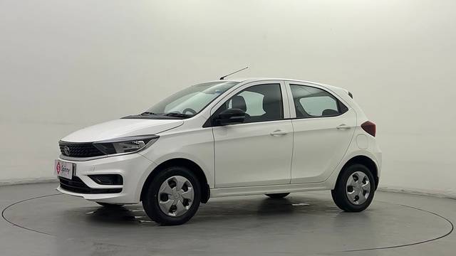 https://images10.gaadi.com/usedcar_image/4558419/original/c8f8131177dc38dbe6da89aee77904ea.JPG?imwidth=6400