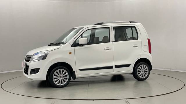 https://images10.gaadi.com/usedcar_image/4558428/original/35899f95534e5dce84cfbde2e7af7e48.JPG?imwidth=6400